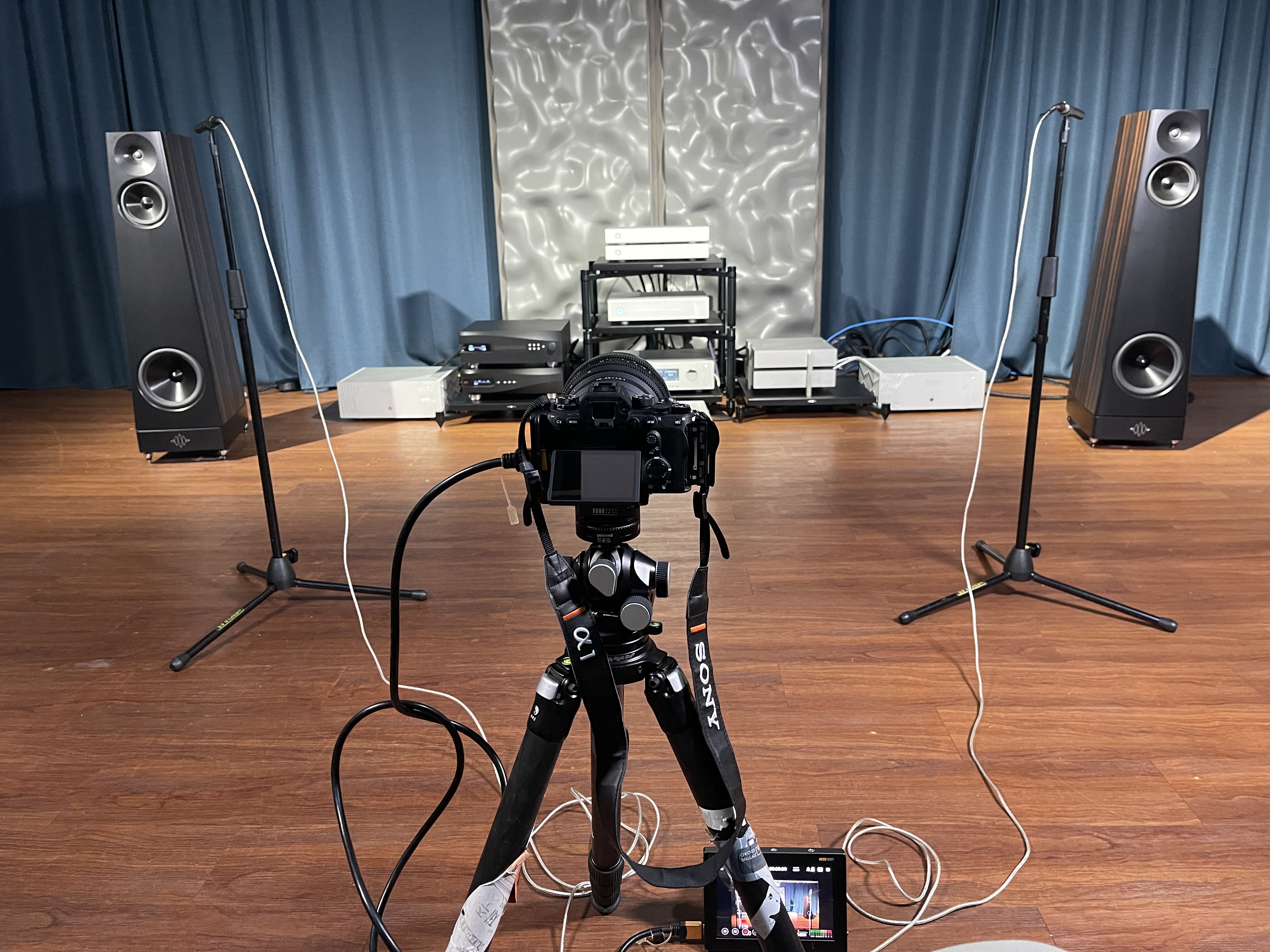 The HFI microphones, camera and YG Summit system during the Aurender comparison at HzProject