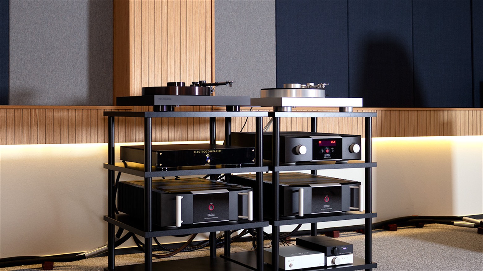 Titan Acoustics Tx100 turntable and playback electronics during HFI’s F for You vinyl session